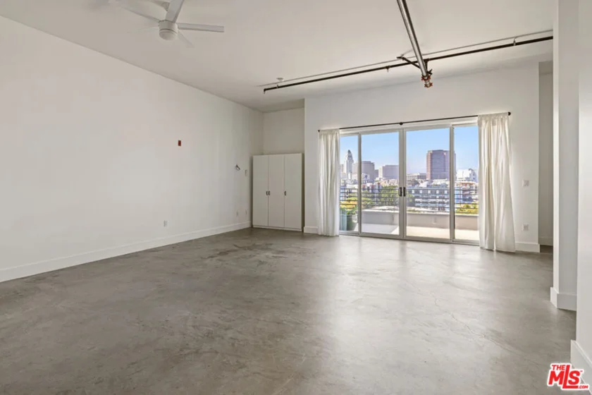 825 E 4th Street #503 photo 4