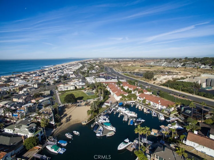 4403 W Coast photo 1