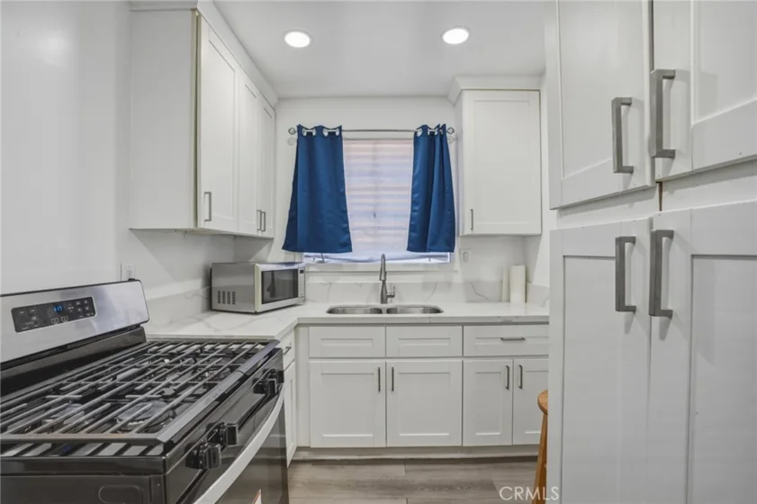 4076 Hillcrest Drive #A photo 4