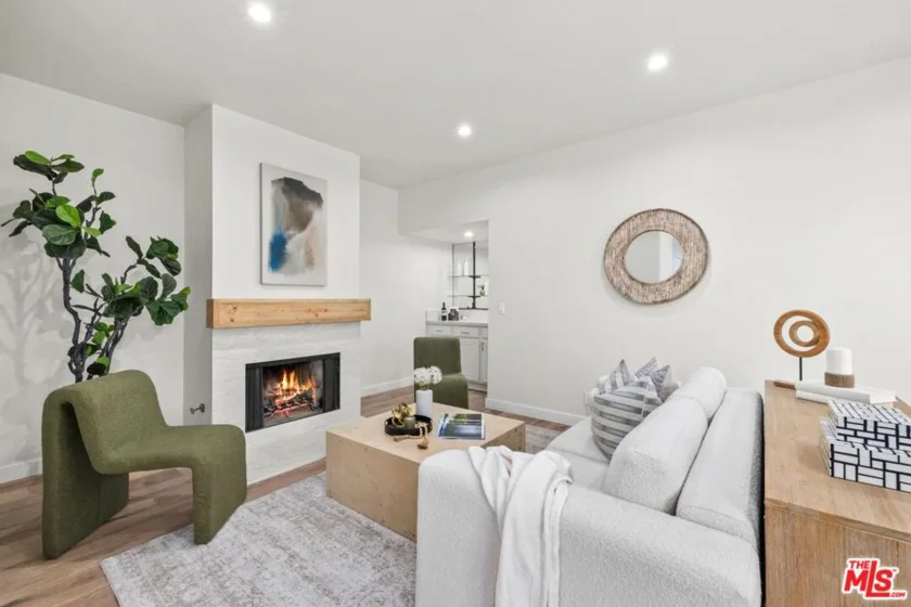 4519 Coldwater Canyon Avenue #10 photo 1