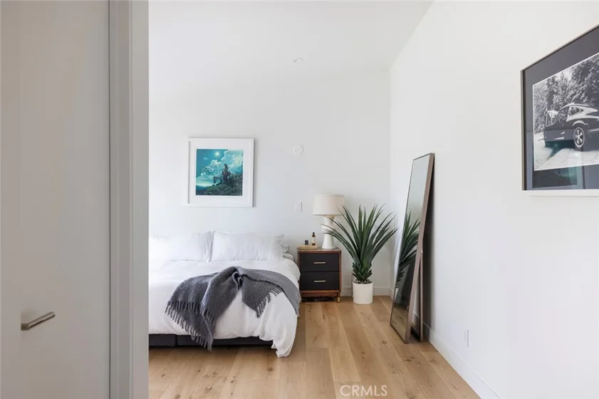 1504 Westcliff Drive #5 photo 7