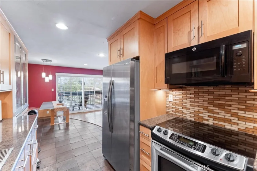 1061 Park Avenue photo 11