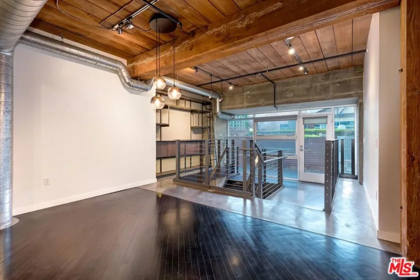 530 S Hewitt Street #126 photo 14