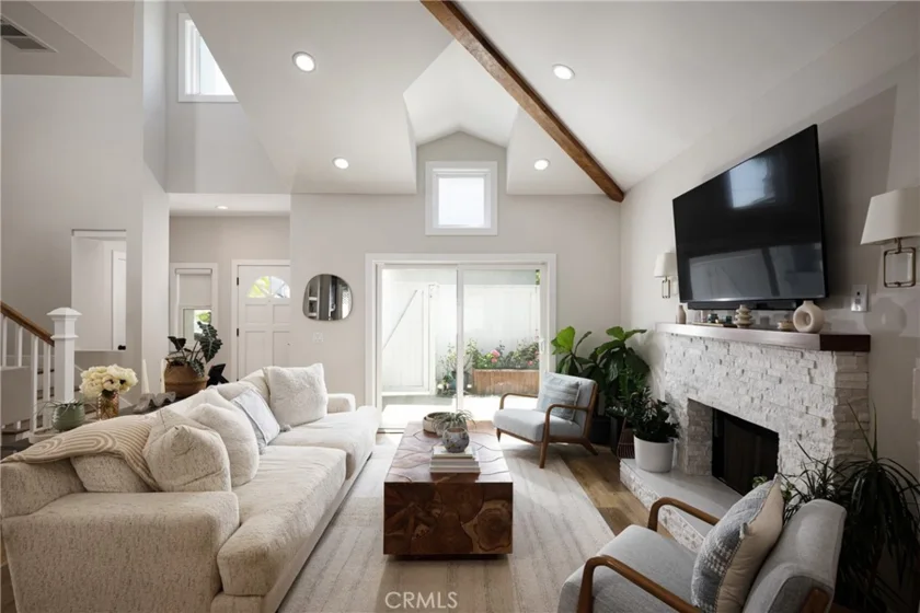1603 Sea Horse Circle photo 3