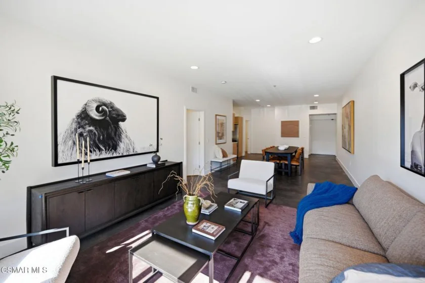 5016 Bakman Avenue #104 photo 2