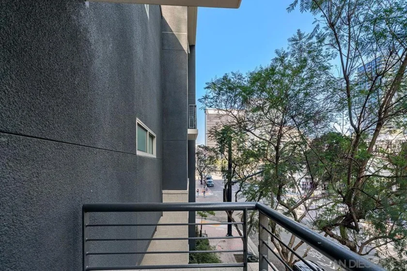 425 W Beech Street #303 photo 14