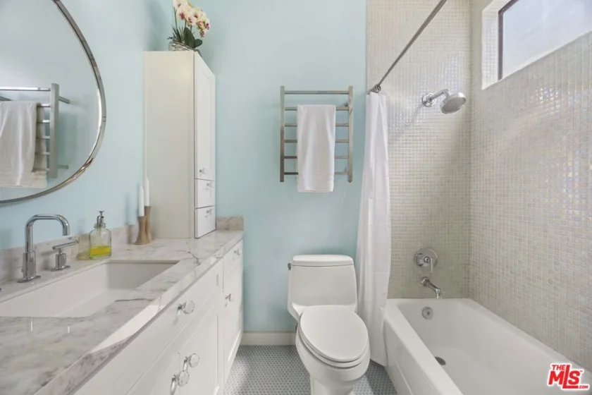 13331 Moorpark Street #318 photo 22