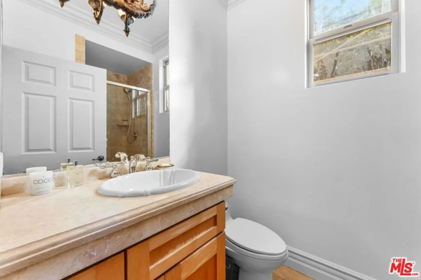 850 N Croft Avenue #302 photo 23
