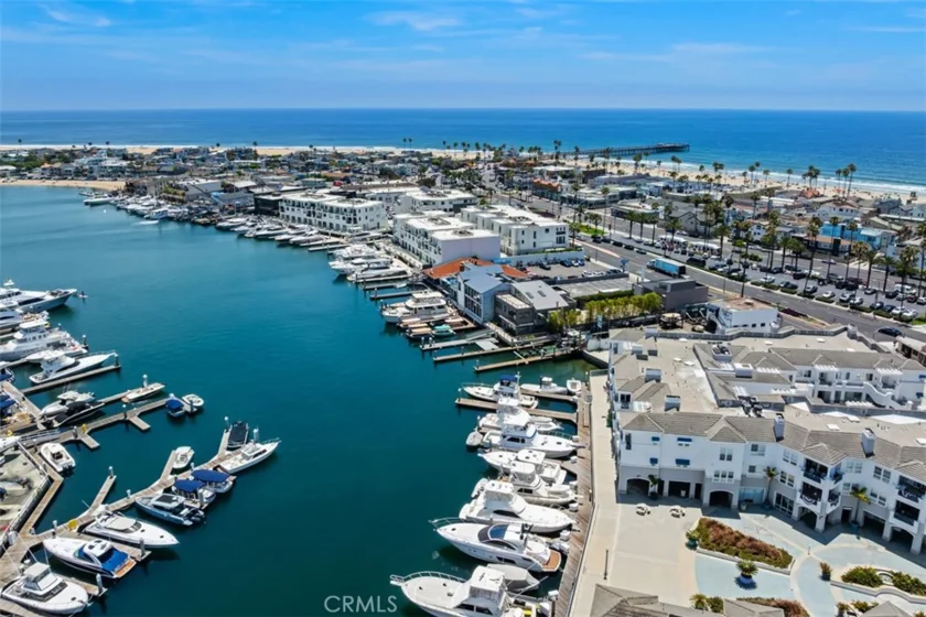 2600 Newport photo 37