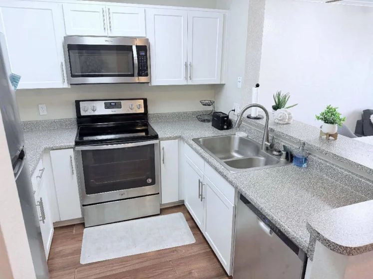 8889 Caminito Plaza Centro #7305 photo 2