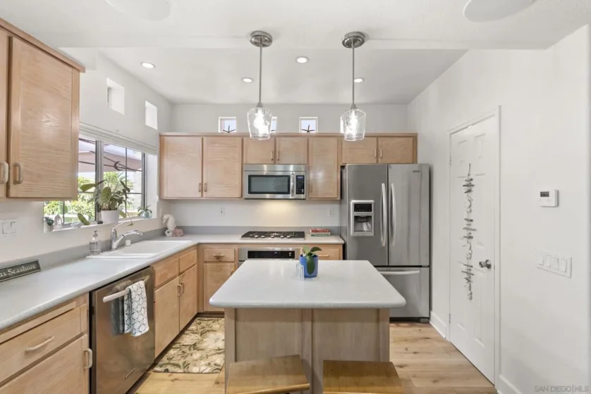 221 Donax Avenue #4 photo 3