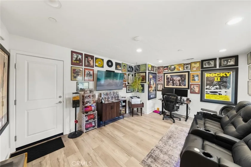 2217 S  Ava Gln photo 15