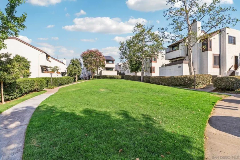 3922 Voltaire Street photo 26