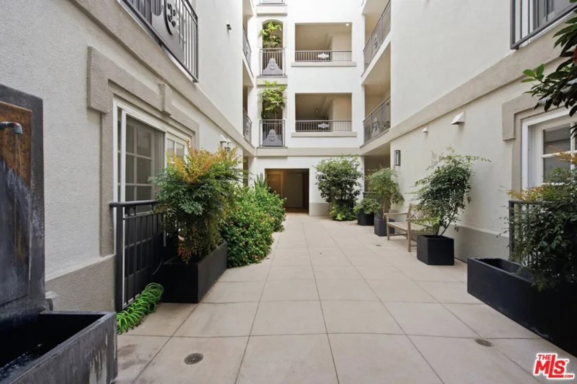 11908 Darlington Avenue #203 photo 23
