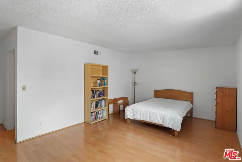 3245 Altura Avenue #8 photo 21