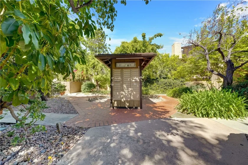 15053 Sherman Way #C photo 32