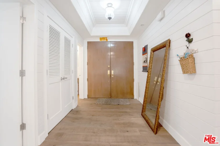 125 N Gale Drive #205 photo 2