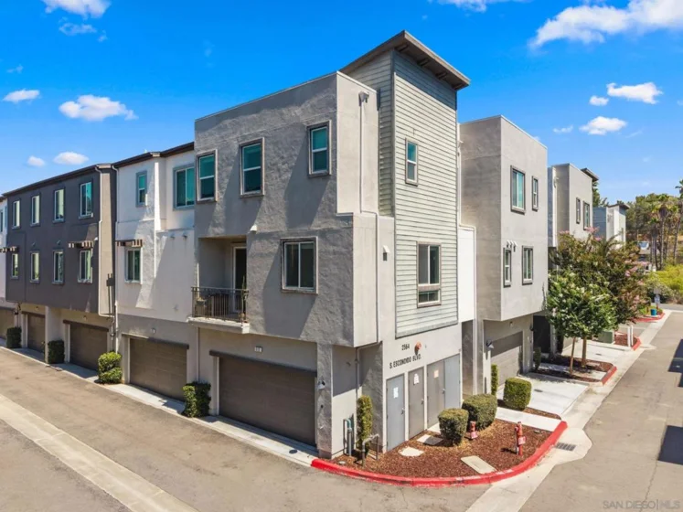 2564 S Escondido Boulevard #512 photo 31