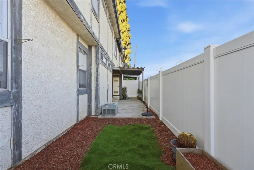 527 S Walnut #3 photo 36