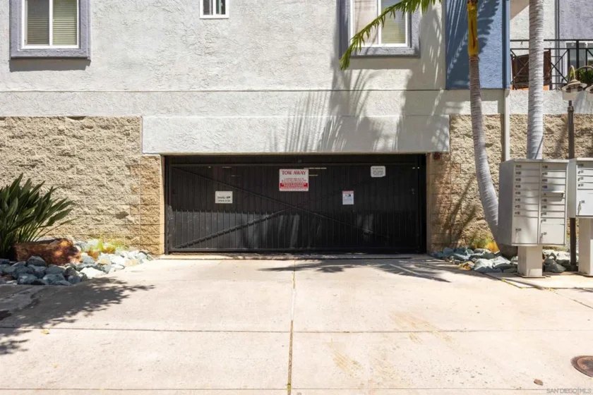 1756 Essex #206 photo 18