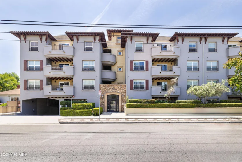 13200 Moorpark Street #206 photo 1