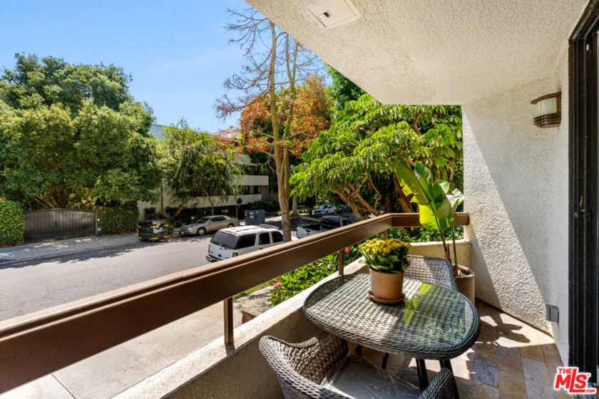 851 N Kings Road #102 photo 21