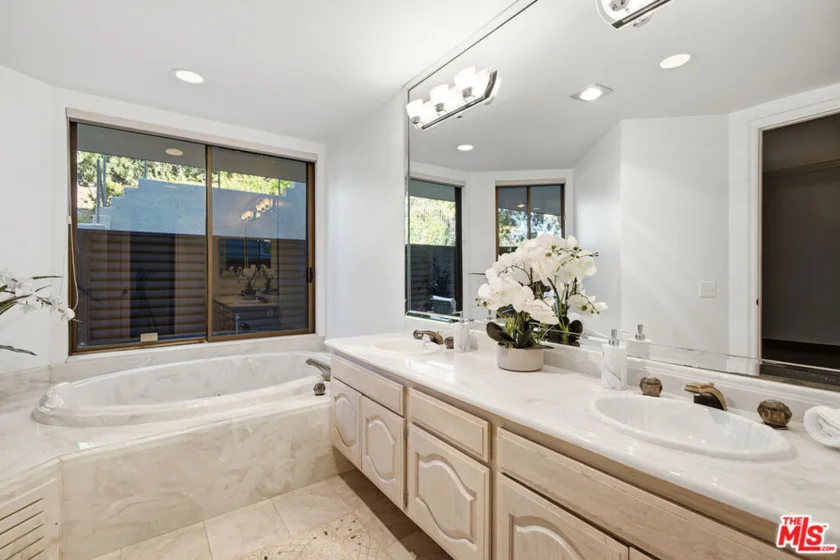 4784 Park Encino Lane #103 photo 15