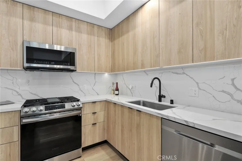 178 S Euclid Avenue #106 photo 8