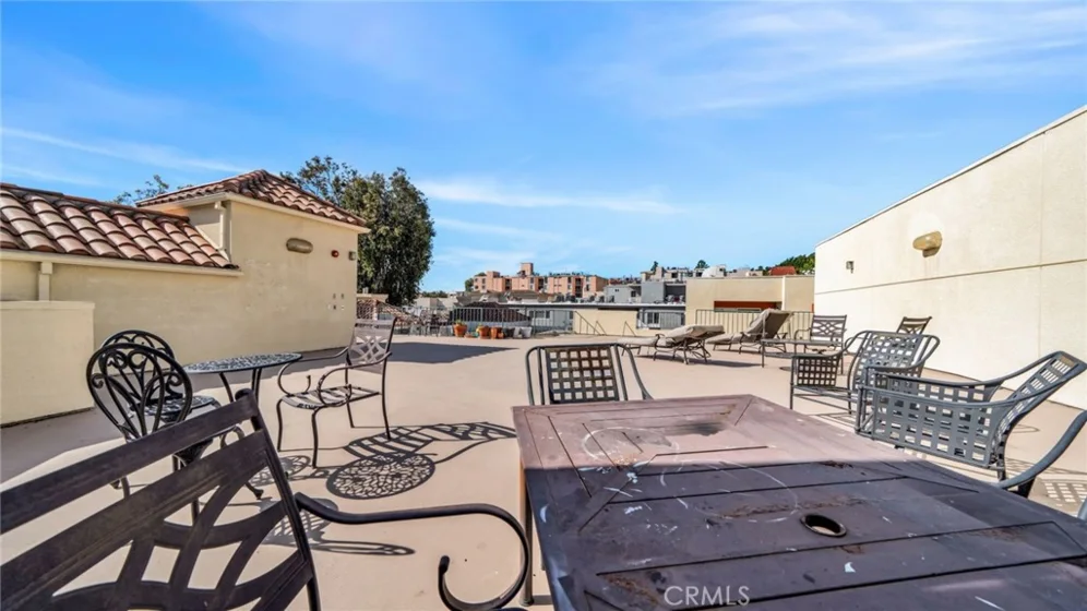 7218 Hillside Avenue #202 photo 31