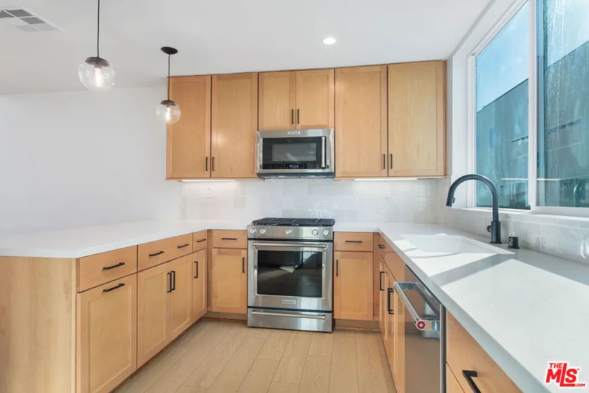 11212 W Victory Boulevard #7 photo 2