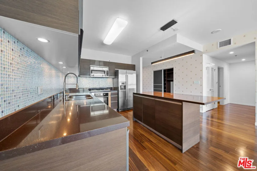 3785 Wilshire Boulevard #1709 photo 29