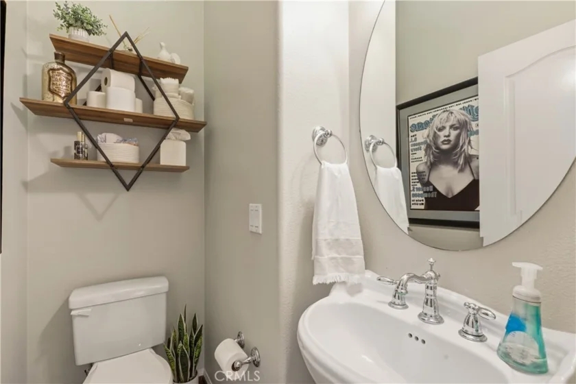 2 Sheridan photo 37