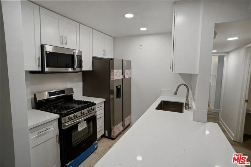 18620 Hatteras Street #180 photo 5