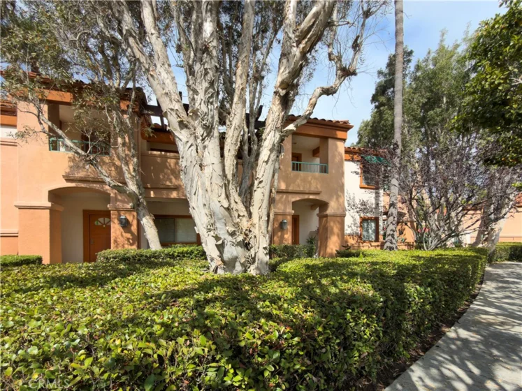 14 Villa Point photo 2