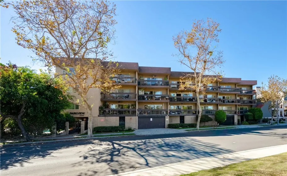1061 Park Avenue #306 photo 20