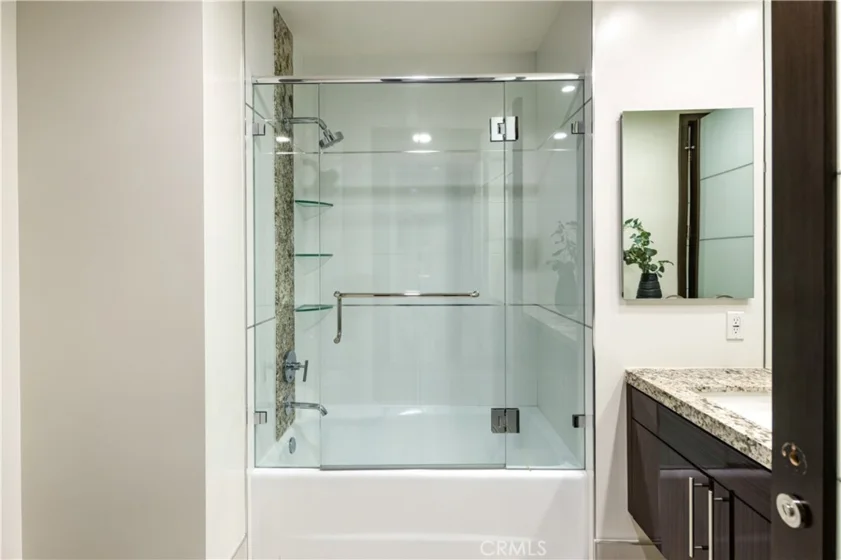 1318 S Roxbury #210 photo 23