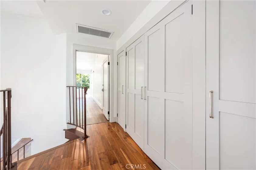 2782 Longwood Court photo 17