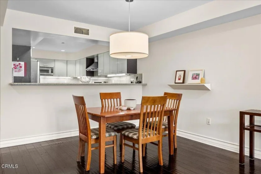 1353 N Fuller Avenue #204 photo 4
