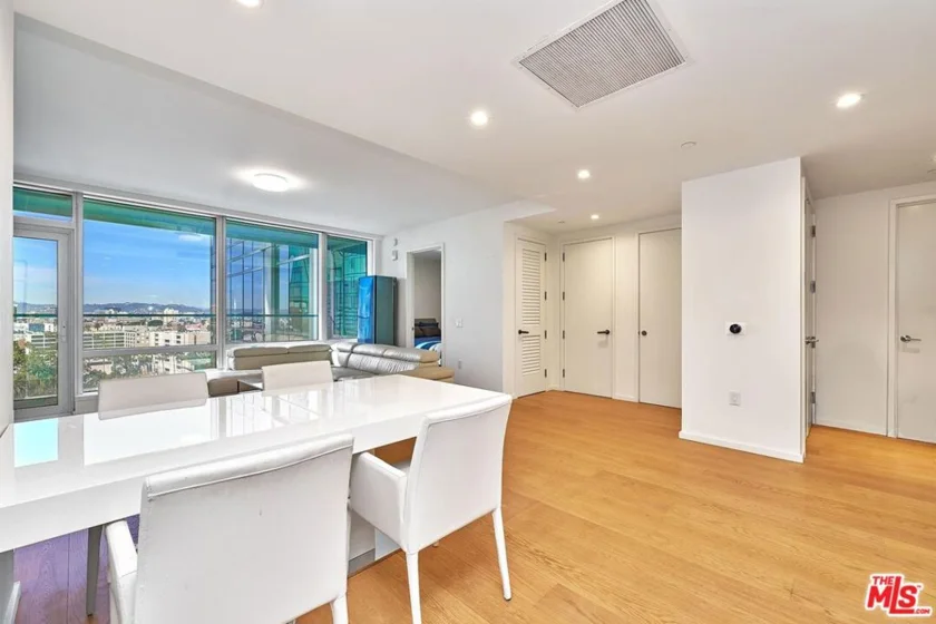 877 Francisco Street #1516 photo 12