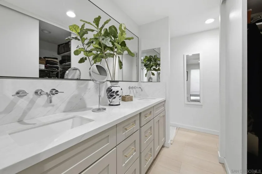 2928 Lawrence photo 23