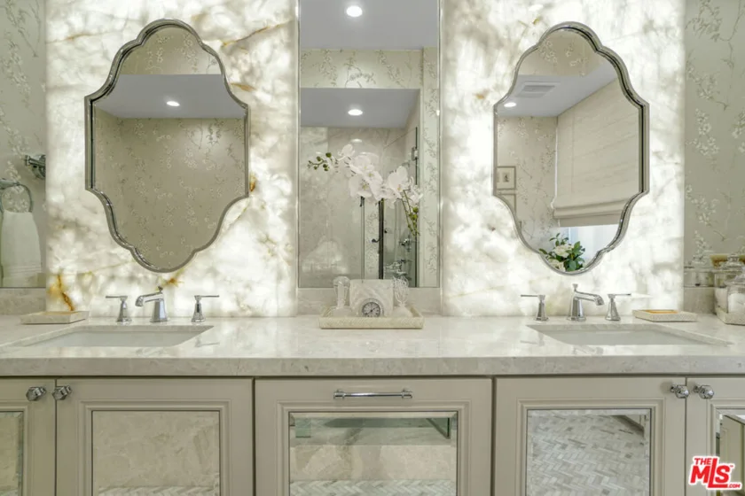 10551 Wilshire Boulevard #902 photo 28