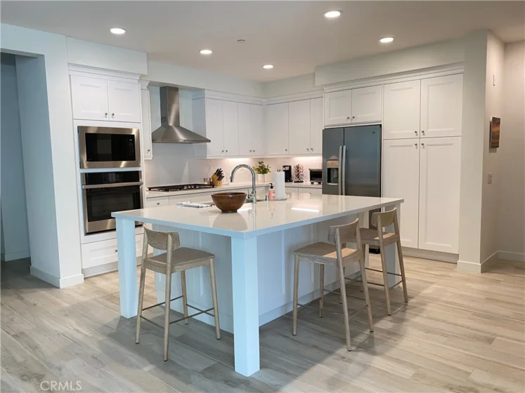 3090 Doheny photo 10