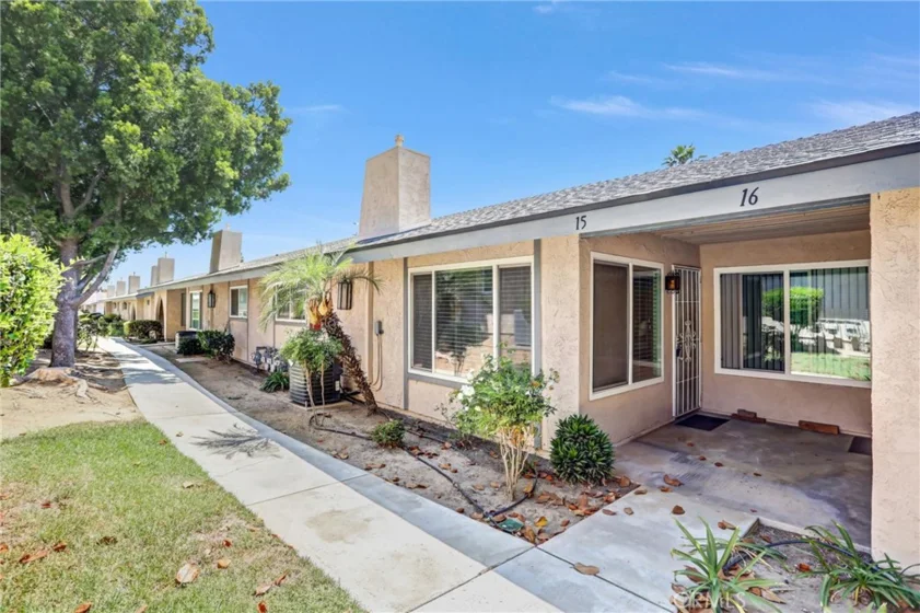 2891 Canyon Crest #15 photo 2
