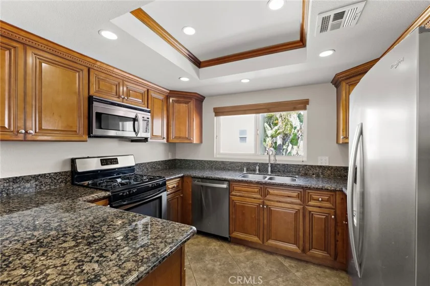 1940 Maple Avenue #111 photo 15