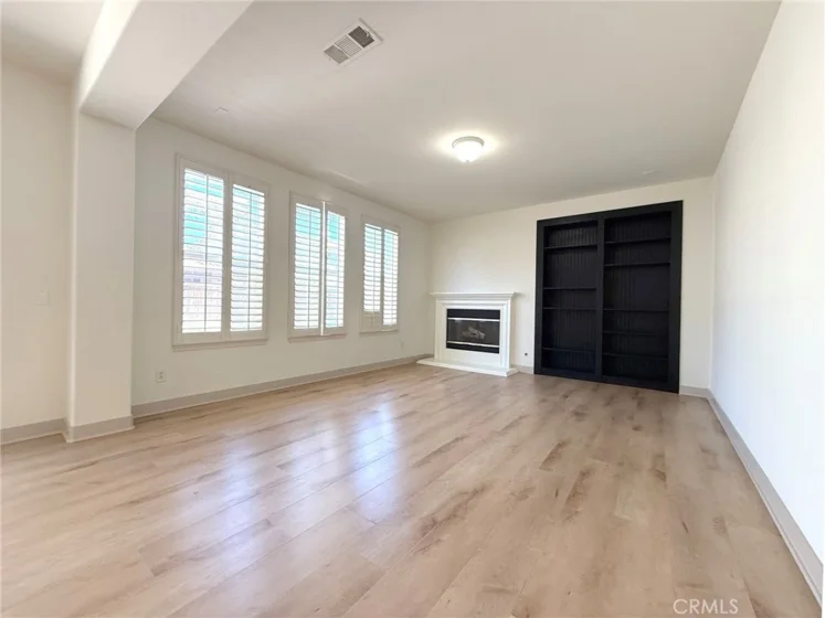 28910 Newport photo 17