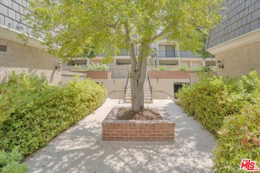 640 Wilcox Avenue photo 34