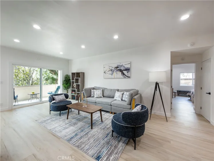 1944 Glendon Avenue #209 photo 8