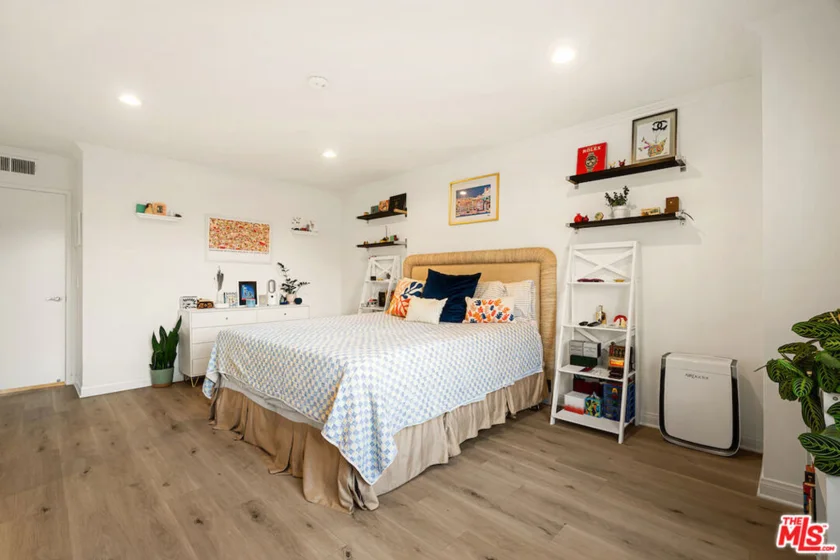 4658 Don Lorenzo Drive #E photo 8