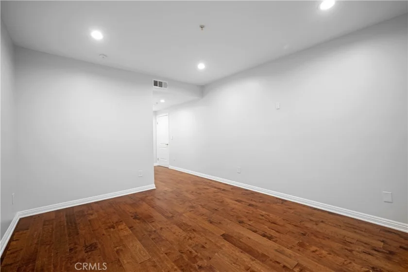 6800 Corbin Avenue #106 photo 17
