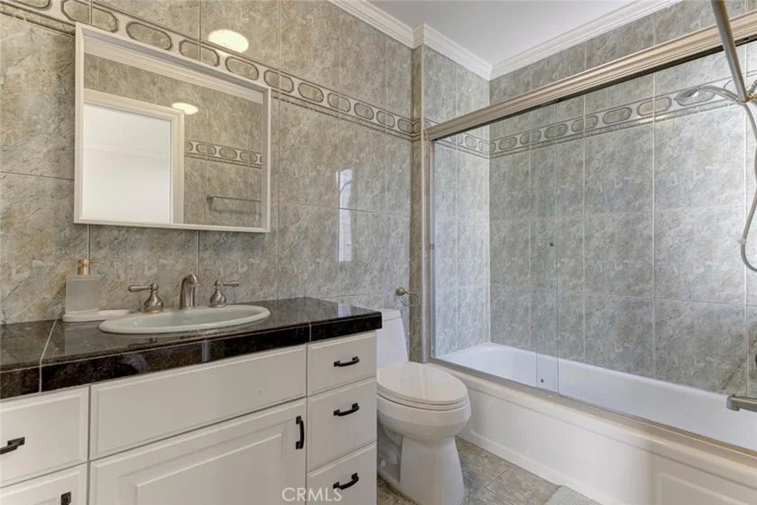 1349 N Columbus #16 photo 29